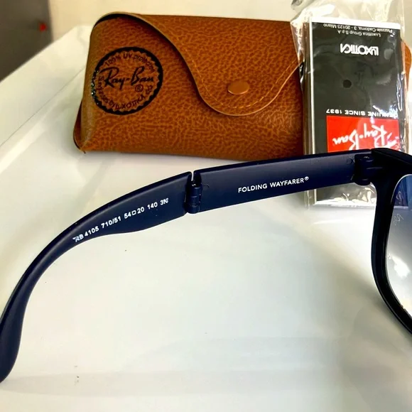 Ray-Ban Wayfarers Folding Gradient Sunglasses NWT ☀️😎🕶️